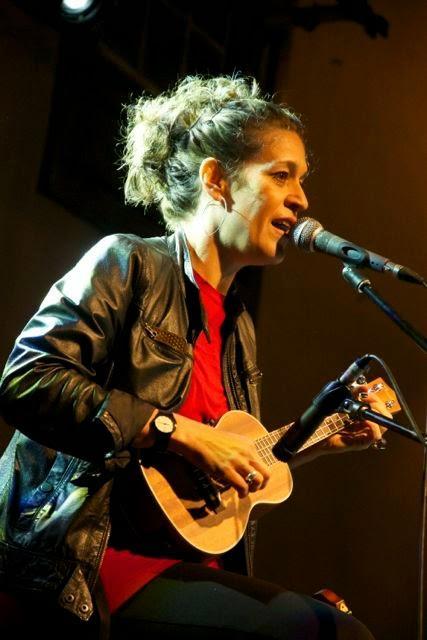 Y llegó la Bossanova y llenó de calor la fría Laguna: Marina Machado y Thais Morell