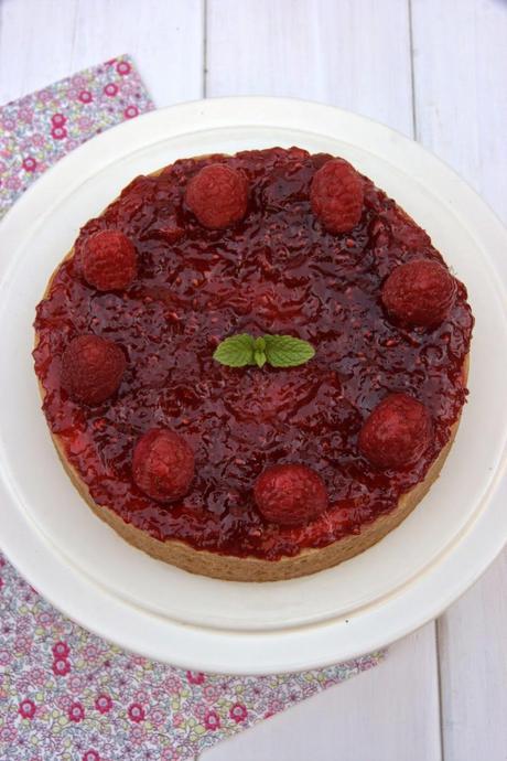Tarta de queso con mermelada de frambuesa