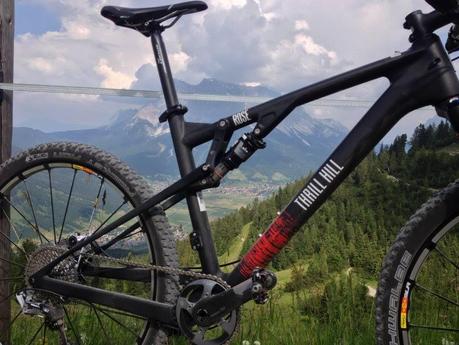 La Thrill Hill de rose es ideal para competencias de MTB. 