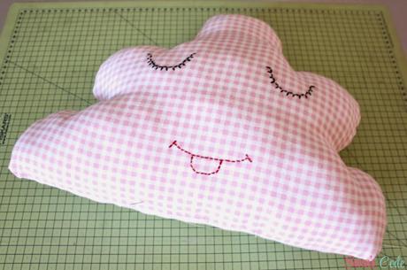 DIY Cojín con forma de nube