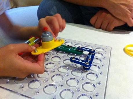 NUESTRA EXPERIENCIA CON LOS JUGUETES EDUCATIVOS MINILAND
En casa...