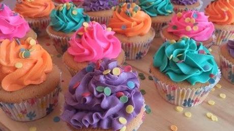 8 RICOS CUPCAKES 8 RICOS CUPCAKES