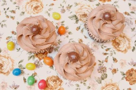 8 RICOS CUPCAKES 8 RICOS CUPCAKES