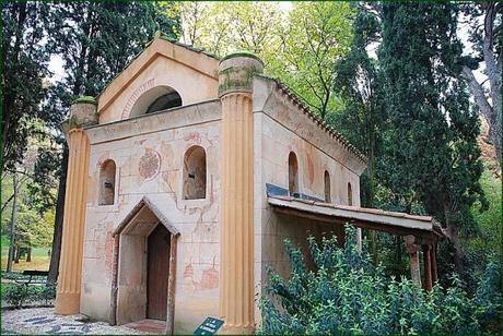 Ermita en el Parque del Capricho, en Madrid 