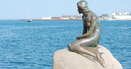 Tumbarse o estar tumbado