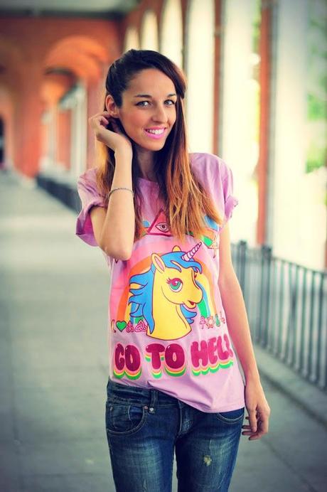 CAMISETA DE UNICORNIO Y ZAPATOS ROSAS