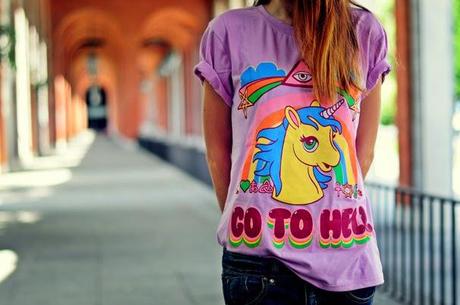 CAMISETA DE UNICORNIO Y ZAPATOS ROSAS