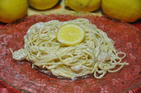 Espaguetis al Limón con Queso y Gambas