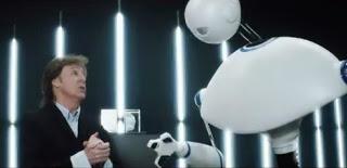 Paul McCartney 'perrea' con un robot en su nuevo vídeo