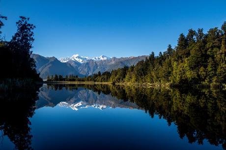 Increíble reflejo en Mirror Lake, Westland Increíble reflejo en Mirror Lake, Westland
