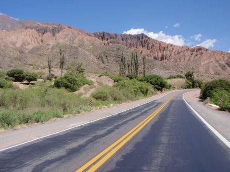 Carretera por Quebrada 