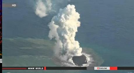 volcán en Nishinoshima