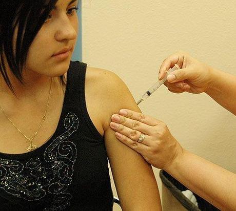 PREVENCIÓN DEL CÁNCER DE CUELLO DE ÚTERO Vacuna contra Virus Papiloma Humano (HPV) disponible desde 29 de abril