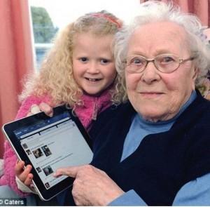 Mujeres mayores y el ataque de la tecnología