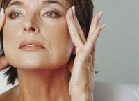 Odiosas bolsas, ojeras y párpados caídos: ¿qué hacer?