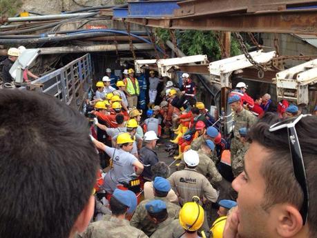 File:Mine rescue in Soma, Turkey.jpg