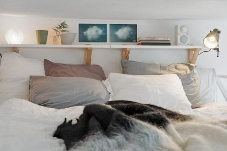 Ingeniosa distribución en 38 m² interiores espacios pequeños estilo nórdico escandinavo dormitorio en altillo distribución piso ingeniosa decoración pisos pequeños decoración nórdica cocinas pequeñas nórdicas blog decoración nórdica