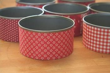 Reciclar latas para hacer un portavelas colgante