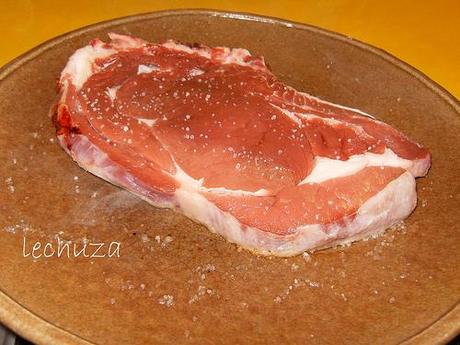 Chuletón de ternera barro-en plato