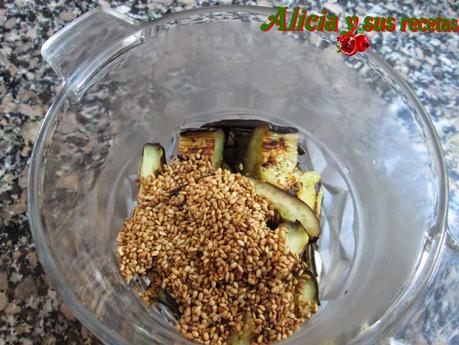 TAHINI BABA GANOUSH, MUTABAL (CREMA DE BERENJENAS)