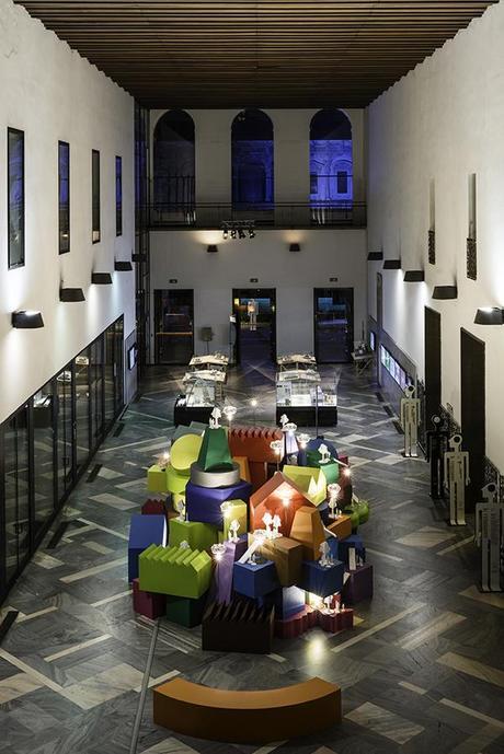 MVRDV lanza la colección de muebles Vertical Village: ‘esto es una casa y te puedes sentar en ella’. MVRDV FURNITURE SIXINCH VERTICAL VILLAGE 7