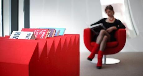 MVRDV lanza la colección de muebles Vertical Village: ‘esto es una casa y te puedes sentar en ella’. MVRDV FURNITURE SIXINCH VERTICAL VILLAGE 3