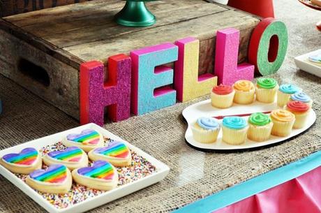 galletas y cupcakes fiesta arcoiris