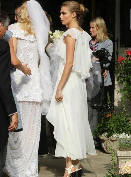 Poppy y Cara Delevingne, novia y dama de honor de blanco y de Chanel