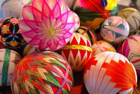 Bolas Temari. El arte textil japonés de la abuela de NanaAkua