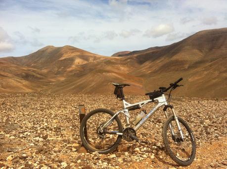 LANZAROTE: RODANDO JUNTO A EOLO, VULCANO Y NEPTUNO (IV)