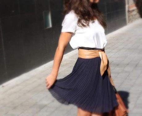 LRG Magazine - Camisa & Falda - Falda Plisada LRG Magazine - Camisa & Falda - Falda Plisada