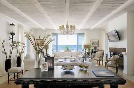 BLANCO Y AZUL CON VISTAS AL MAR