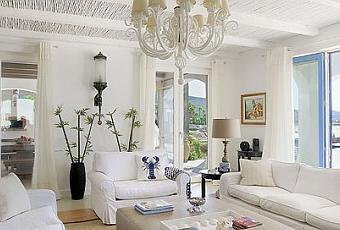 Blanco y azul con vistas al mar - Paperblog