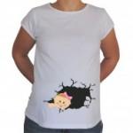 camiseta premama asomandose por roto chica blanca