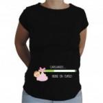 camiseta premama cargando chica negra