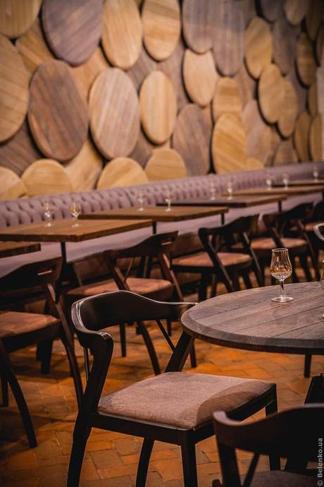 Bar Shustov en Odesa – Ucrania: Denis Belenko saca a la luz el brandy. 10 brandy bar