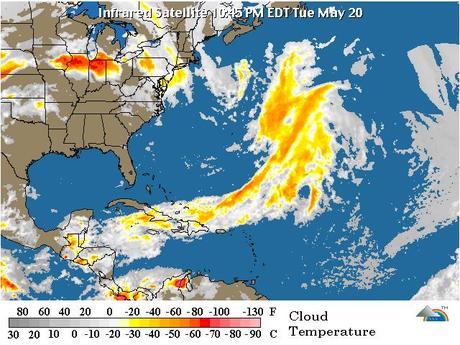 Llueve en Suroeste y otras regiones, debido a vaguada.