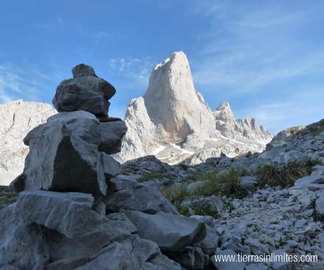 Naranjo de Bulnes: ruta de dos días Pico Urriellu
