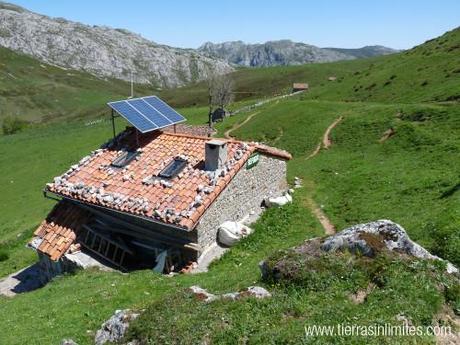 Naranjo de Bulnes: ruta de dos días Refugio de la Terenosa