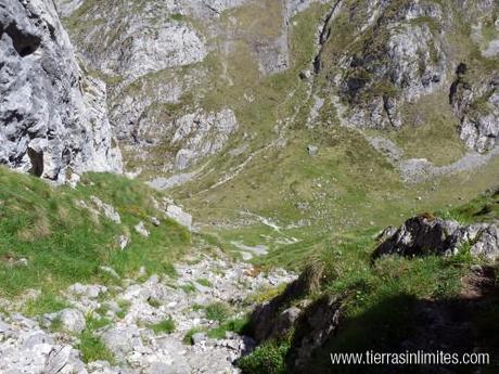 Naranjo de Bulnes: ruta de dos días Canal de Camburero, ruta pico Urriellu