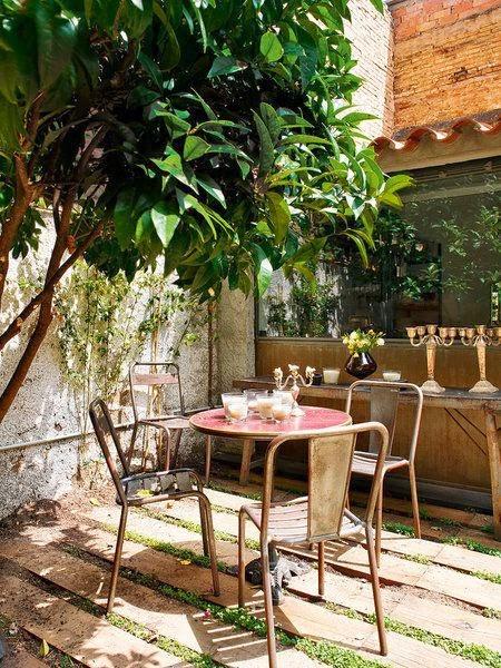 Un soberbio ejercicio de eclecticismo decorativo en Barcelona