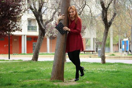 OUTFIT EN GRANATE Y TACHUELAS