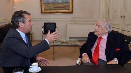 LA UIA APOYA A URIBARRI