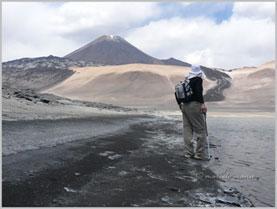 Laguna Amarga en el Volcán Peinado, Catamarca, Argentina.