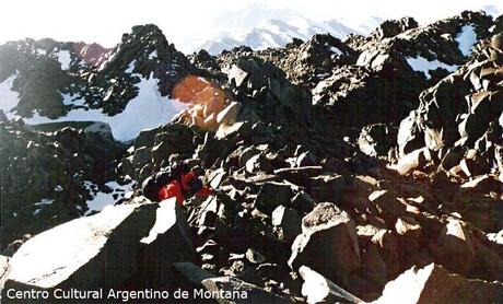 Vista panorámica llegando a la cumbre del Cerro Walter Penck, Catamarca.