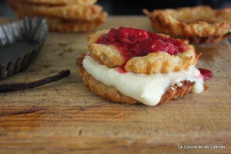 Milhojas de Crema de Piña y Mermelada de Frambuesa