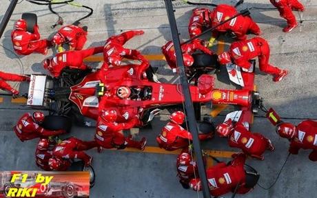 ALONSO Y RAIKKONEN LAMENTAN EL MAL TIEMPO EN LOS LIBRES 2