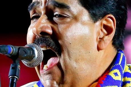 Al estilo Hussein, Maduro desafía a U.S.