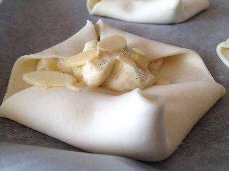 Spandauere (bollería danesa de hojaldre y crema de vainilla) Spandauere bollería danesa Spandauere recetas delikatissen recetas de postres fáciles y rápidos postres y dulces nórdicos postres nórdicos daneses pastas de hojaldre con crema Fotografía de postres y dulces crema de vainilla casera bollería