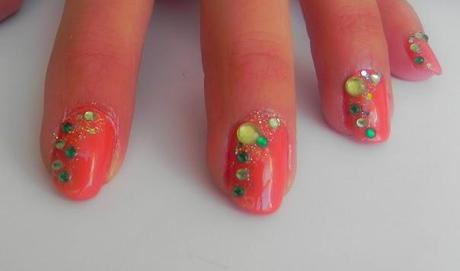 De labios y uñas: Hoy, coral